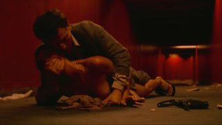 Tünelde Gece Yarısı Tek Başına Bir Kadın +18 Film izle